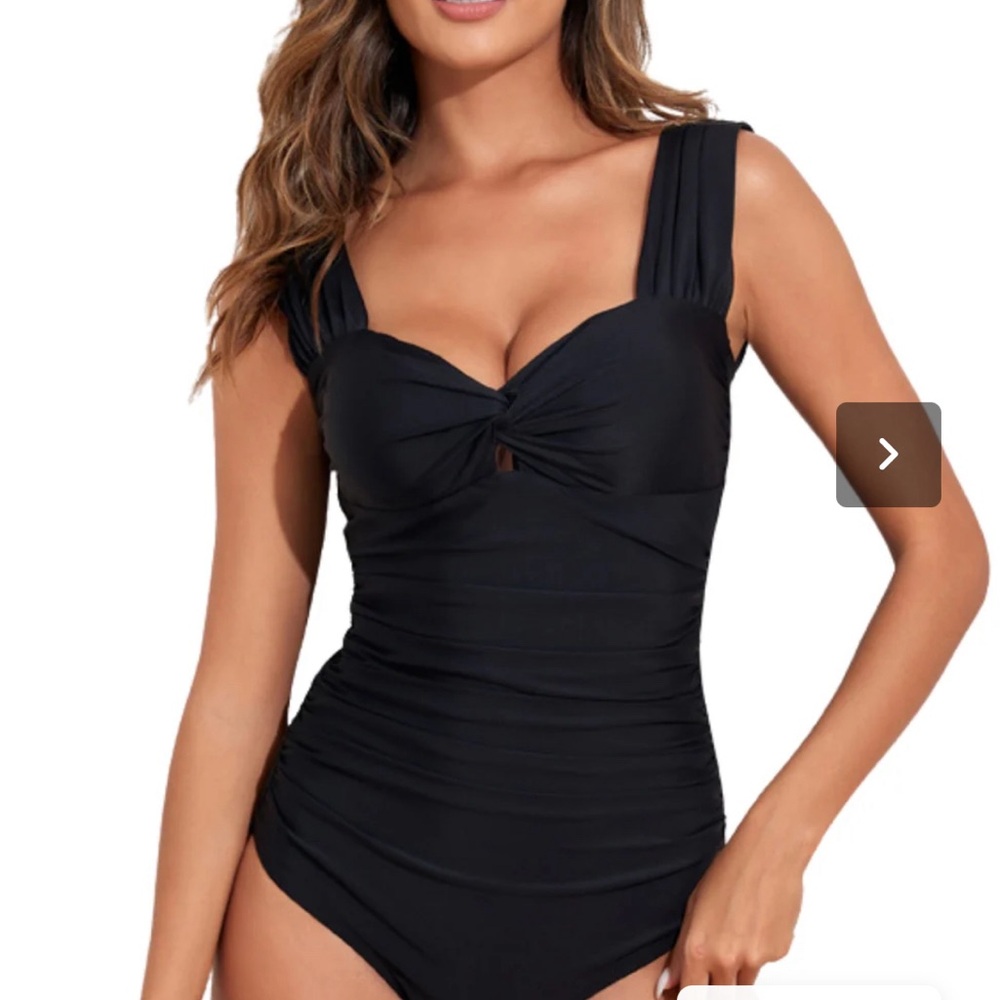 BNWT Shaping Black Women's One Piece Swimsuit